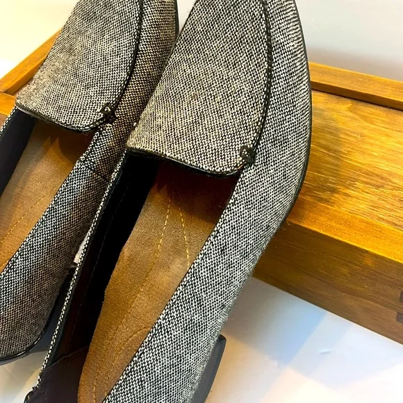 Clarks Keesha Luca Loafers. S-6.5M - Picture 3 of 9